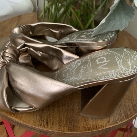 Heels by dolce vita abound and bcbg - Picture 6 of 12